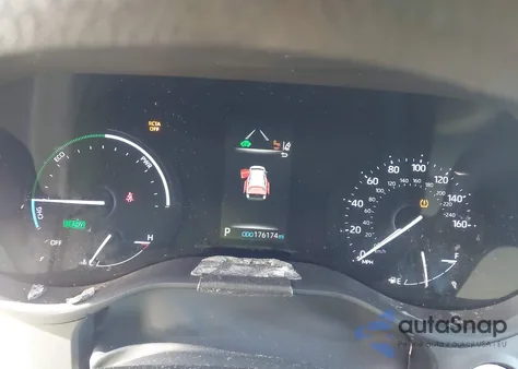 2022 Toyota Sienna Le z USA, uszkodzony, nr VIN 5TDKRKEC5NS076783